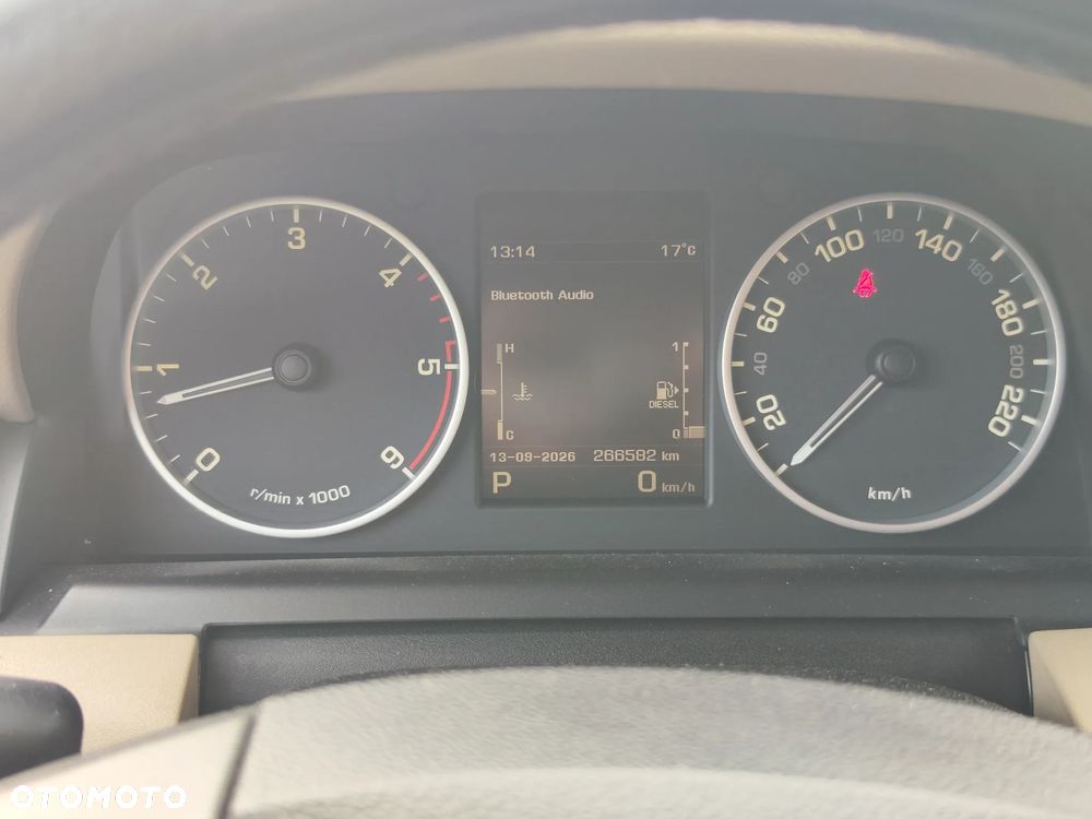 Land Rover Discovery 3.0D V6 HSE - 13