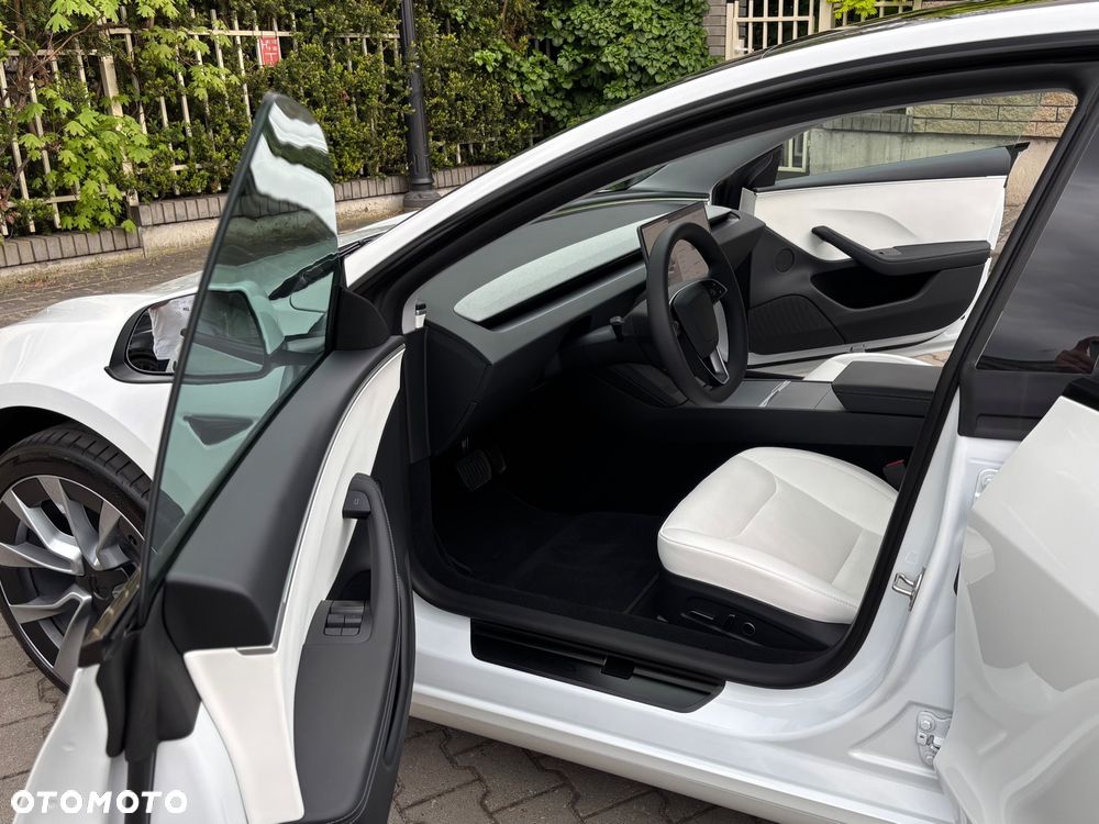 Tesla Model 3 - 10
