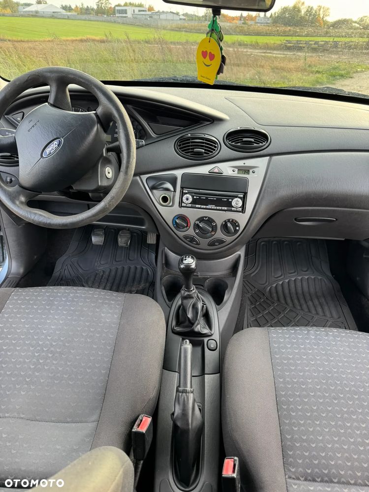 Ford Focus 1.8 Trend - 10