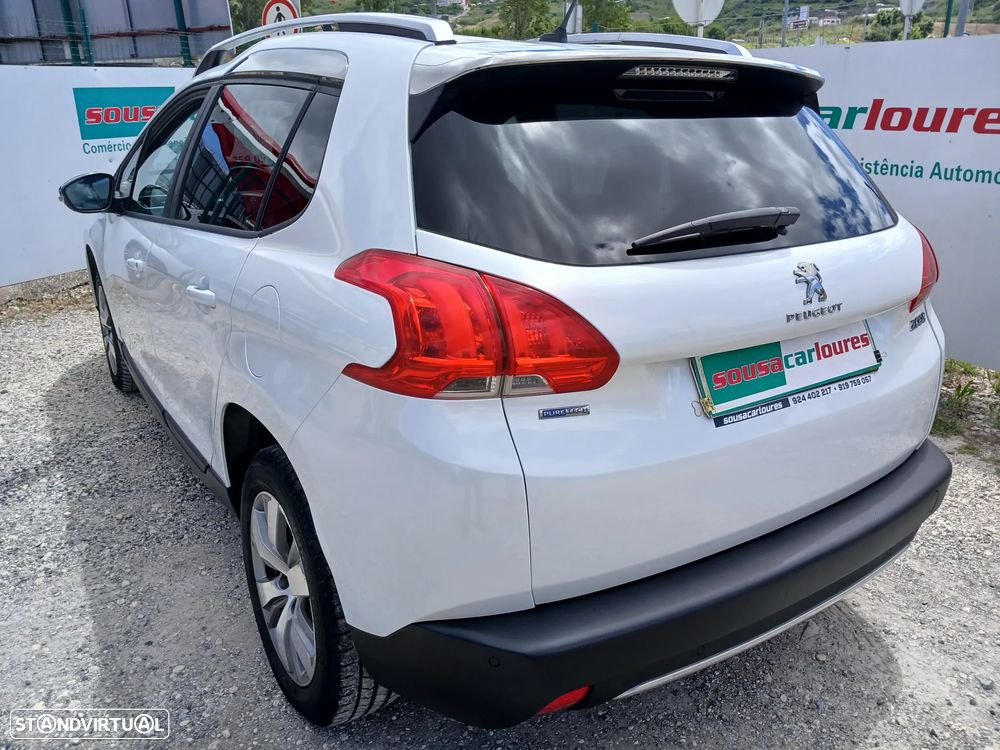 Peugeot 2008 1.2 PureTech Style - 11