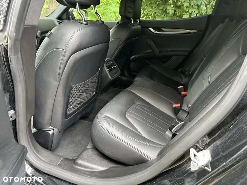 Maserati Ghibli GranLusso - 10