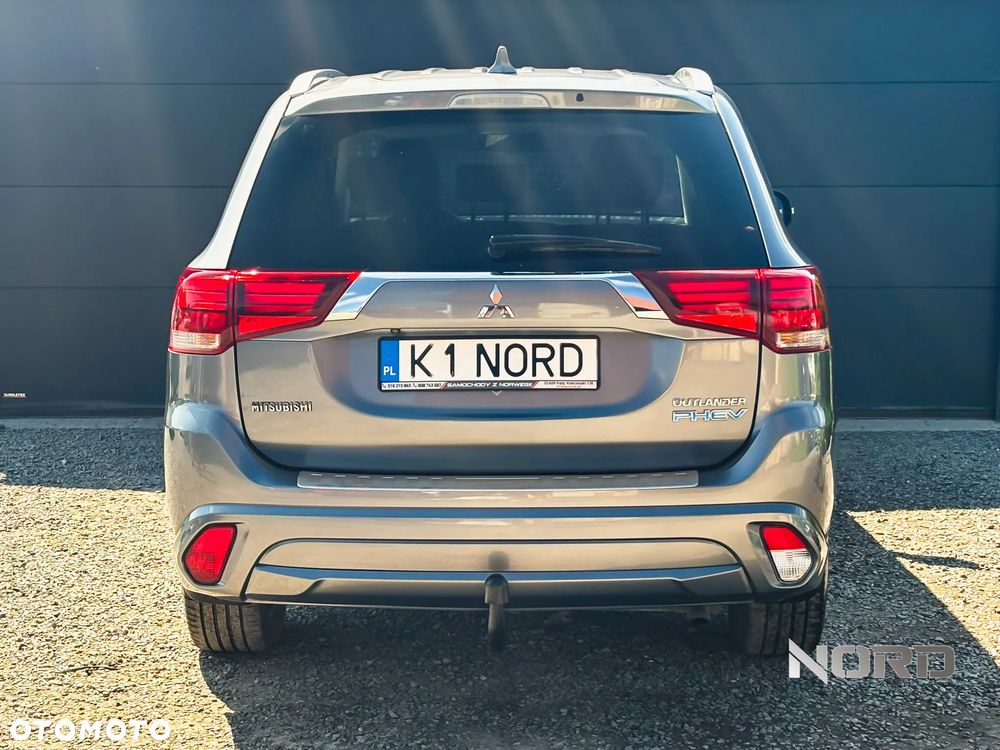 Mitsubishi Outlander 2.0 4WD Plus - 9