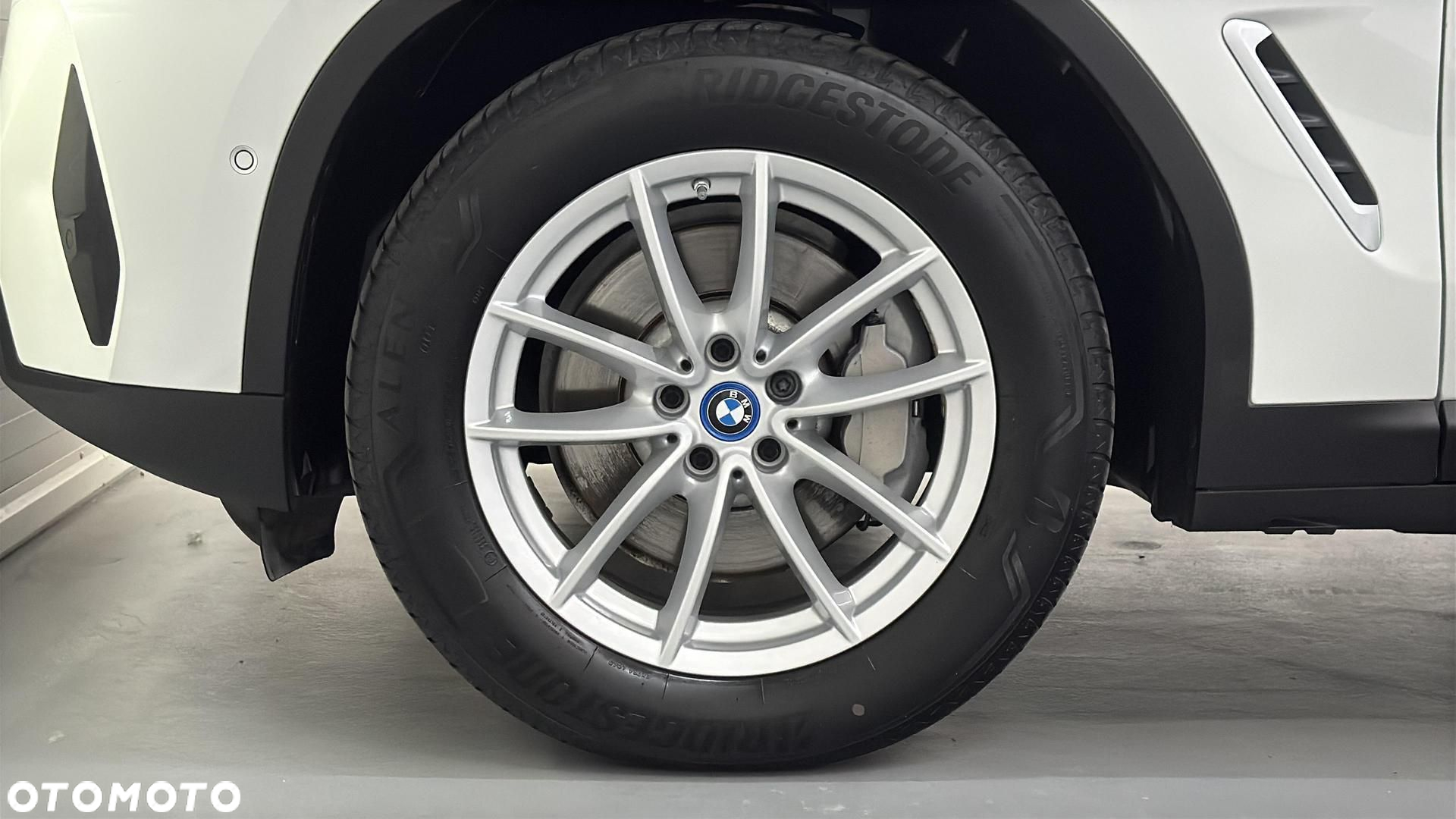 BMW X3 xDrive30e - 21