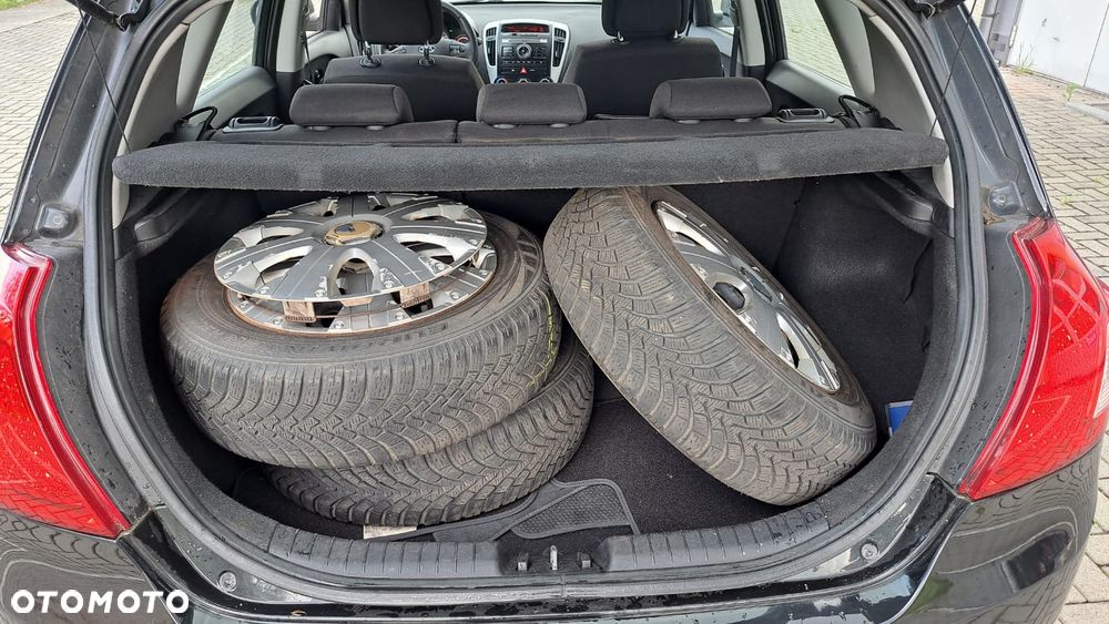 Kia Ceed - 14