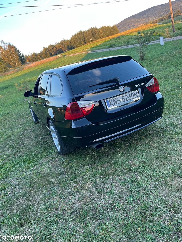 BMW Seria 3 320d - 4