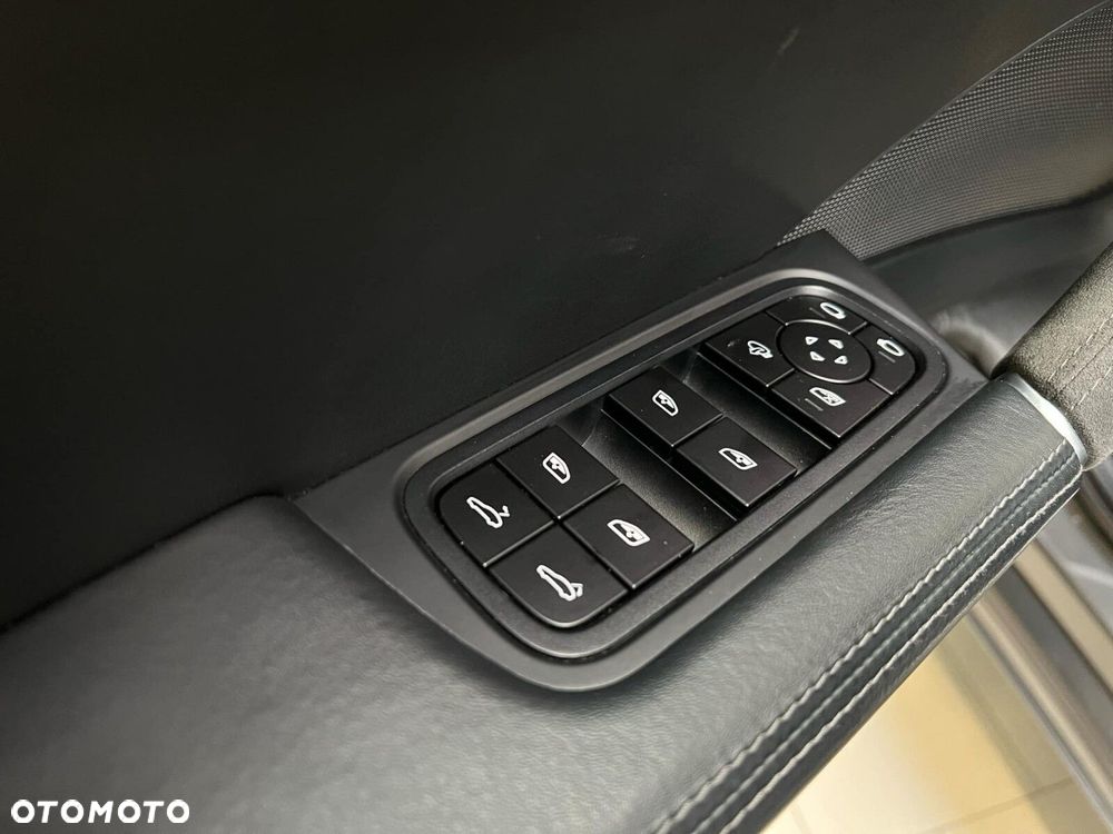 Porsche Cayenne Standard - 10