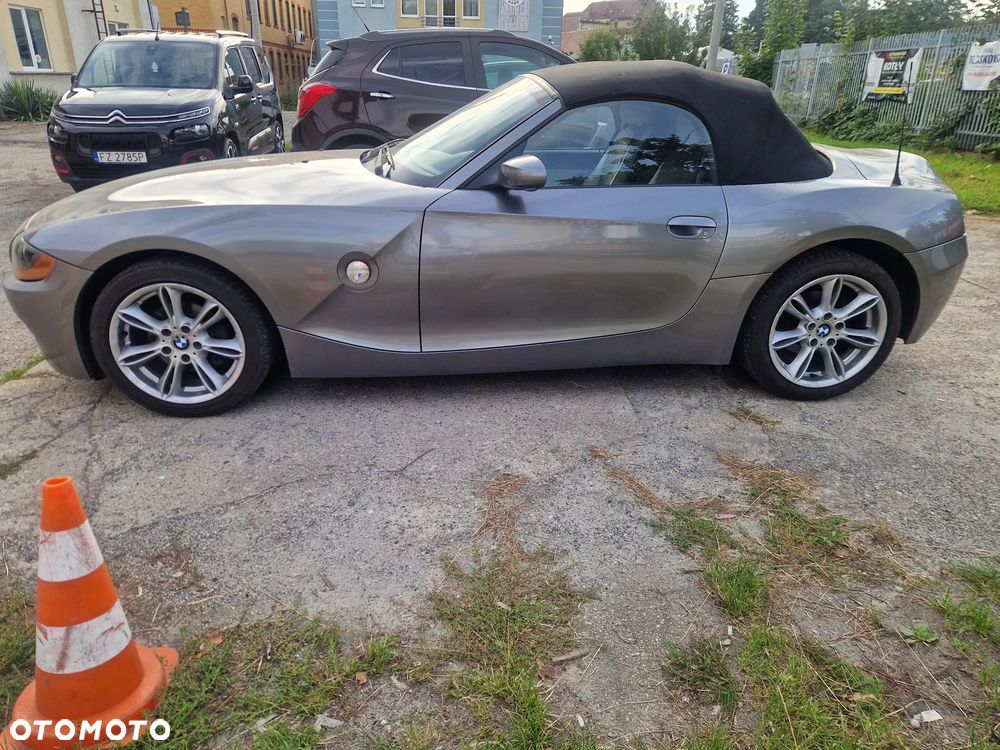 BMW Z4 2.2i - 3