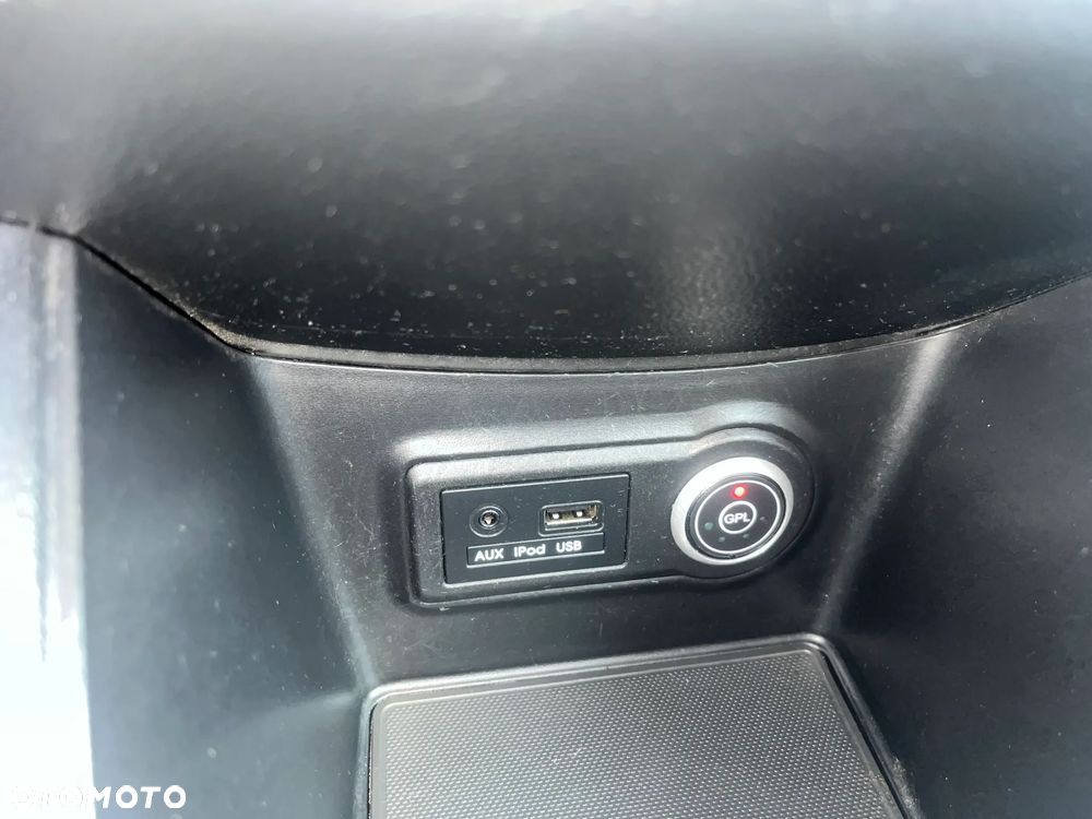 Kia Venga 1.4 Business Line - 14