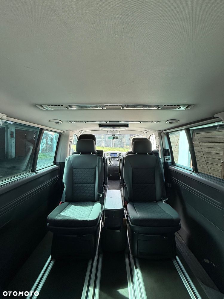 Volkswagen Multivan - 11