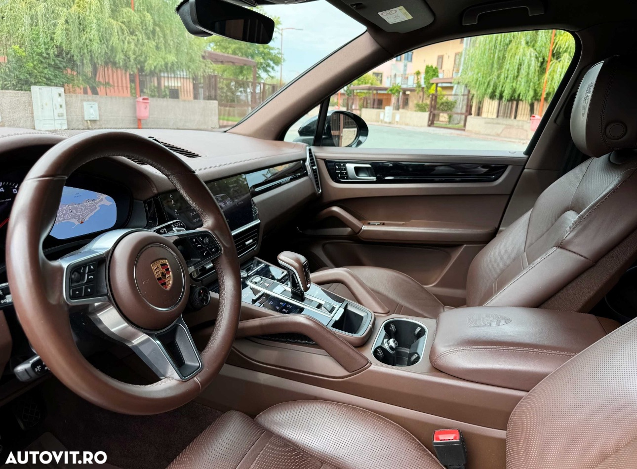 Porsche Cayenne - 4