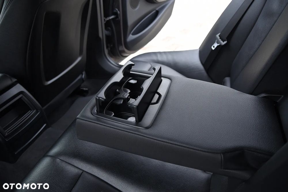 BMW Seria 3 316i Modern Line - 30