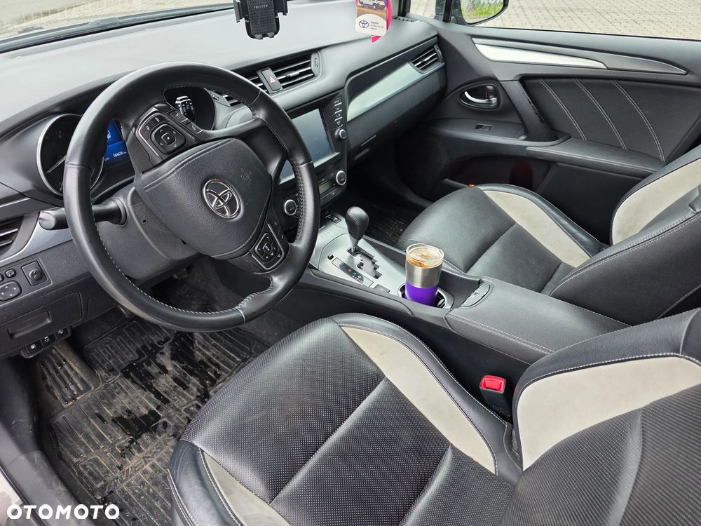 Toyota Avensis - 10