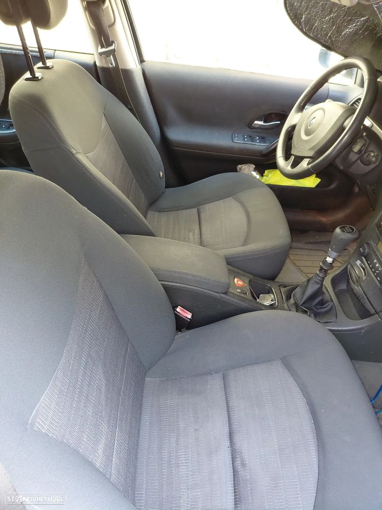 Renault Laguna Break 1.5 dCi Confort - 13