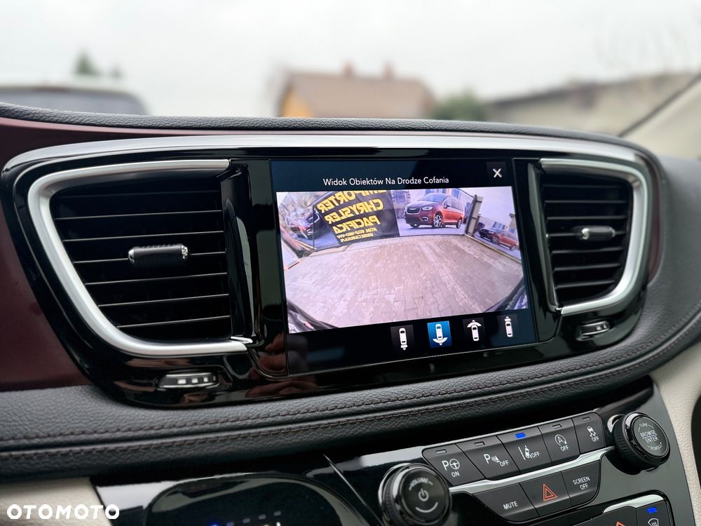 Chrysler Pacifica - 14