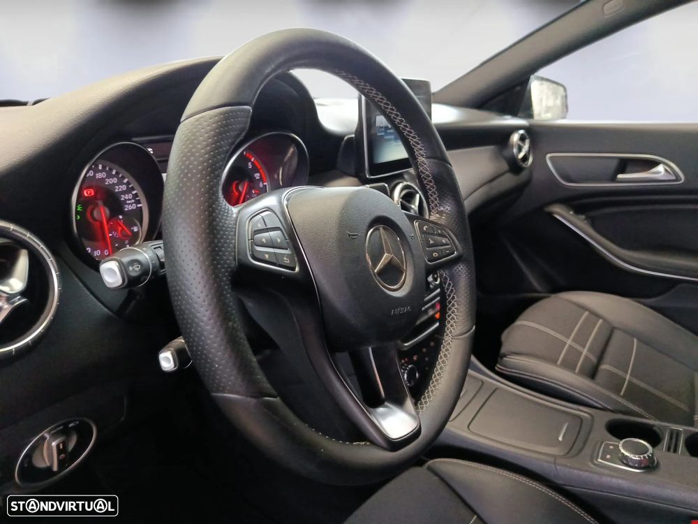 Mercedes-Benz CLA 200 d Shooting Brake Urban Aut. - 16