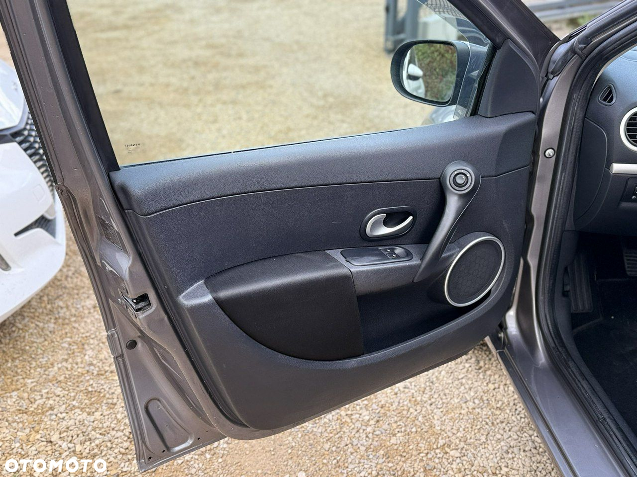 Renault Clio - 12