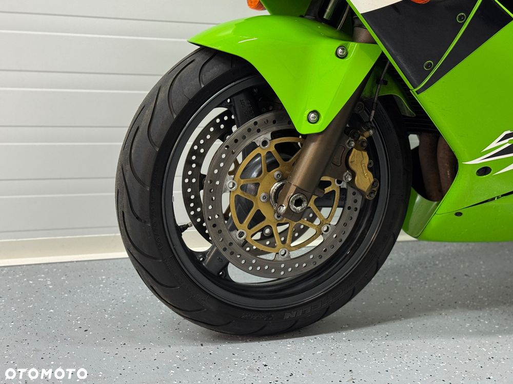 Kawasaki ZXR - 26