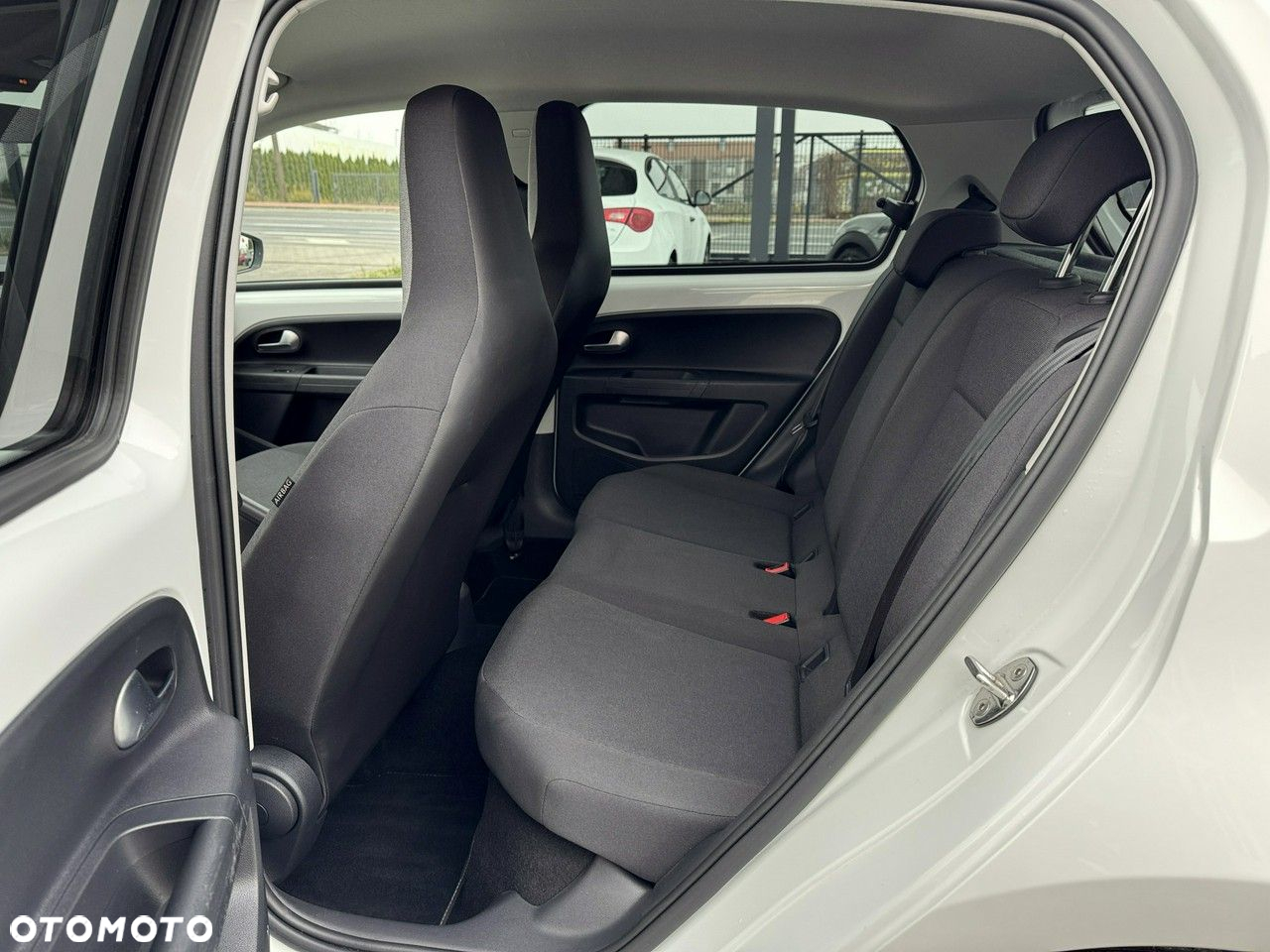 Volkswagen up! - 22
