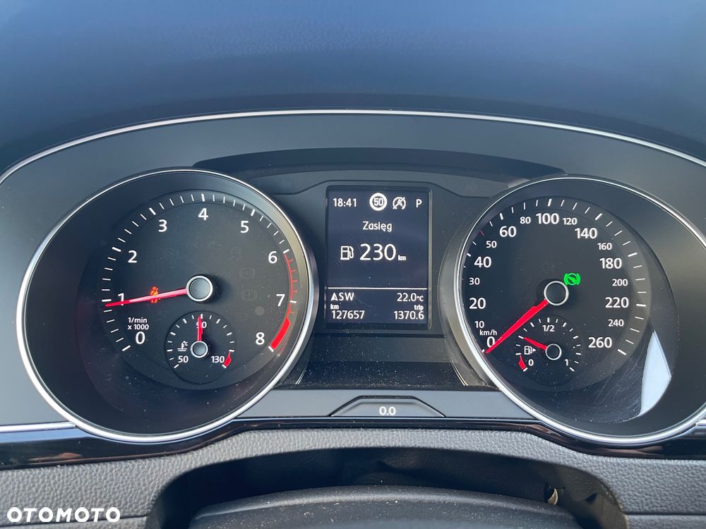 Volkswagen Passat - 33