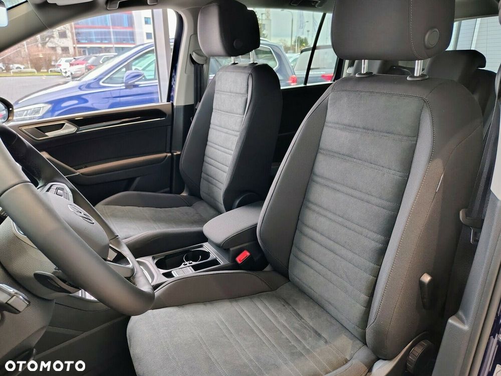 Volkswagen Touran - 10
