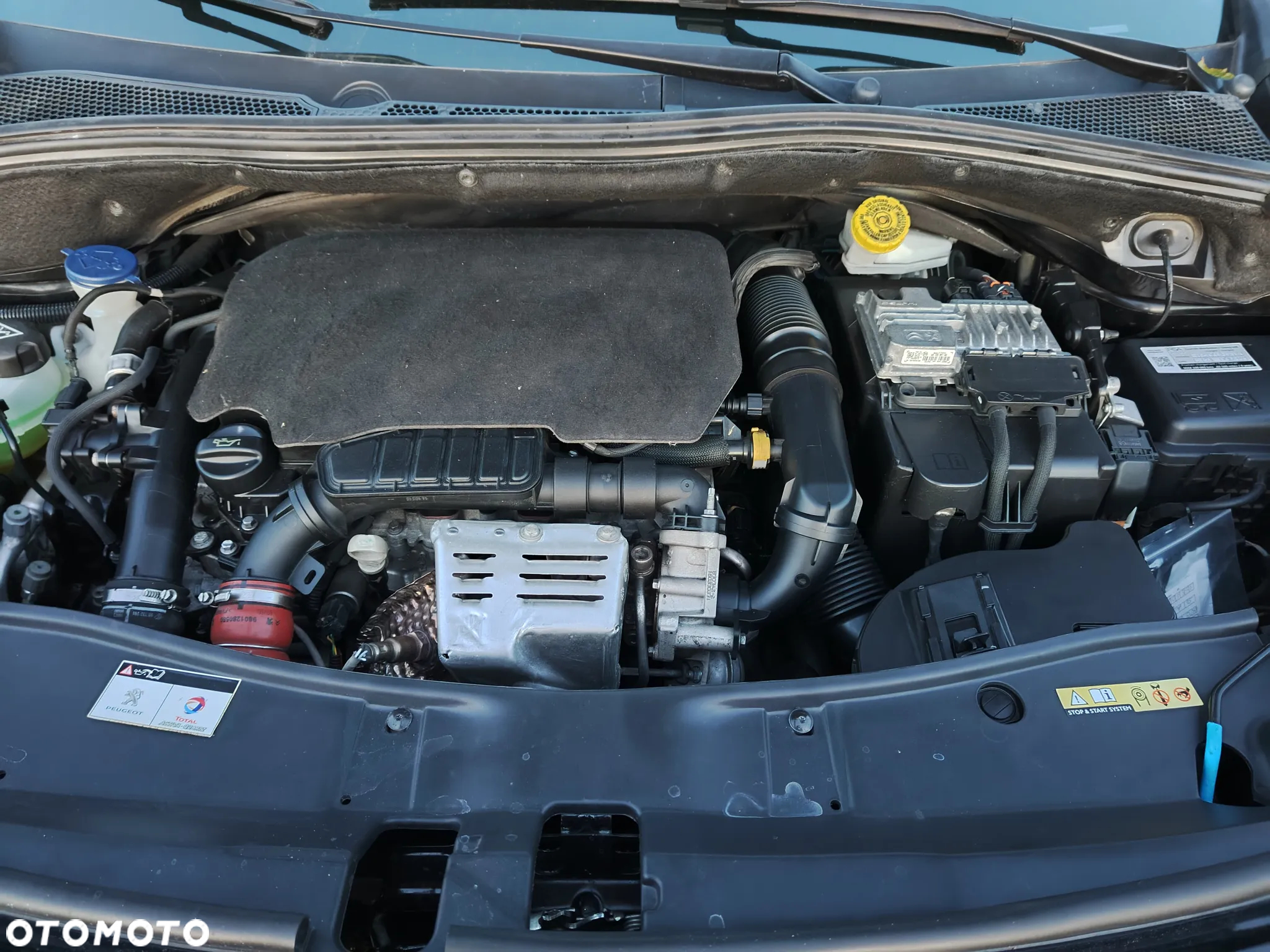 Peugeot 2008 1.2 Pure Tech Allure S&S EAT6 - 13