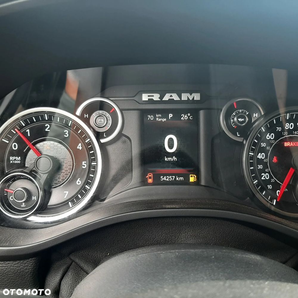 RAM 1500 Crew Cab Shortbed Bighorn - 14