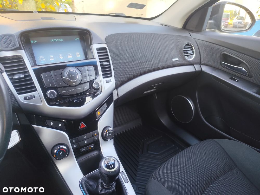 Chevrolet Cruze 1.8 LT - 9