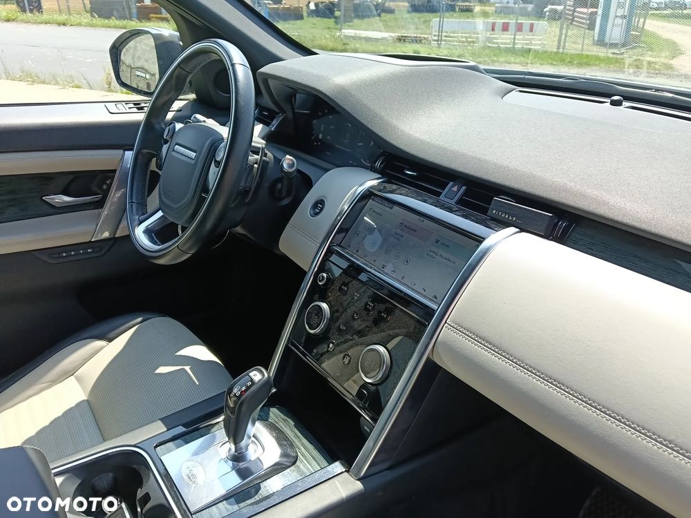 Land Rover Discovery Sport P300e R-Dynamic - 12