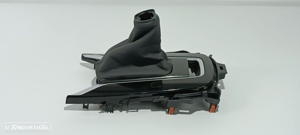 TAPA DA ALAVANCA DE MUDANÇA TOYOTA COROLLA (E21) HYBRID ACTIVE - 6