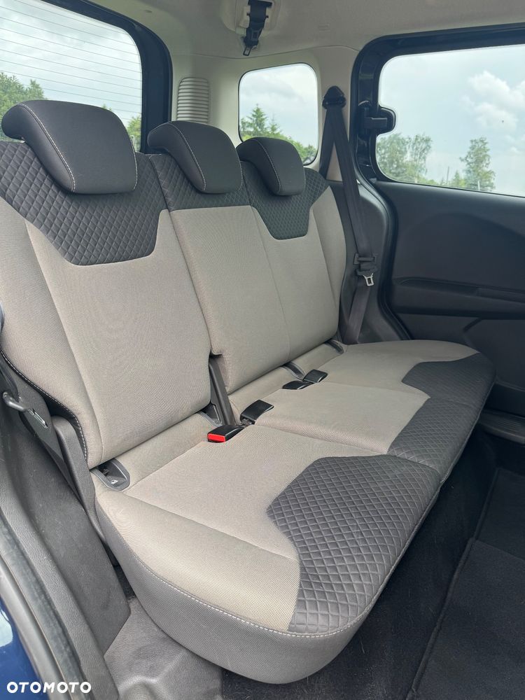 Ford Tourneo Courier - 10
