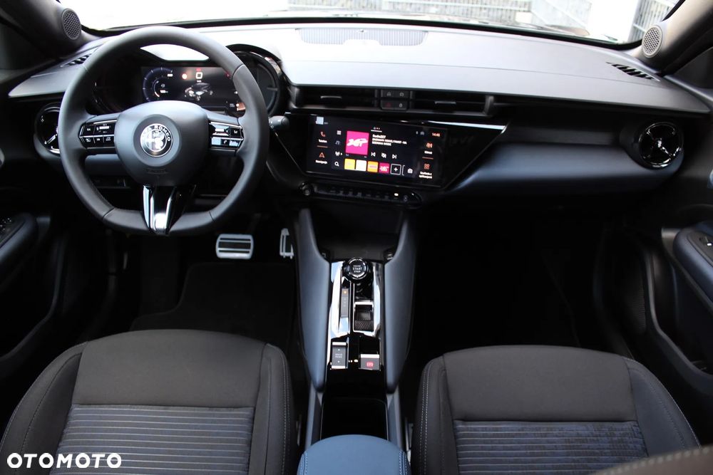 Alfa Romeo Junior 1.2 mHEV Sprint Q4 eDCT - 8