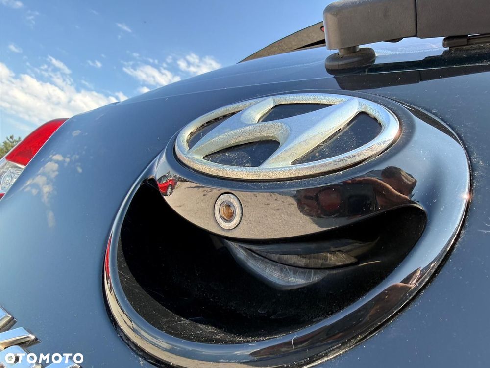 Hyundai Veloster - 12