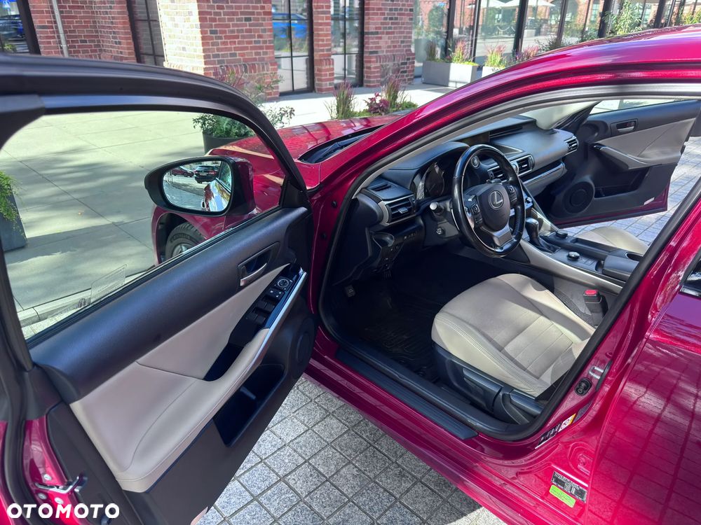 Lexus IS 200t / 300 Elegance - 17