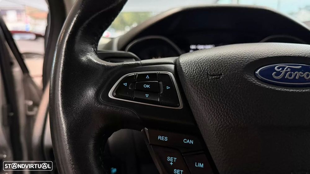 Ford Focus 1.0 EcoBoost Titanium - 19