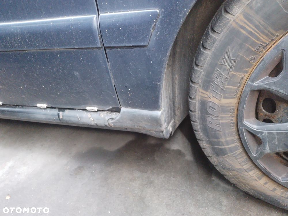 AUDI A4 B5 KOMBI 99-01  1.9 AJM   LAMPA TYŁ PRAWA LEWA - 10