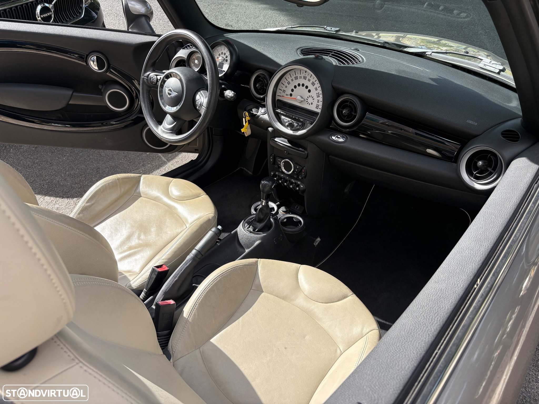 MINI Cabrio Cooper Auto. Highgate - 18