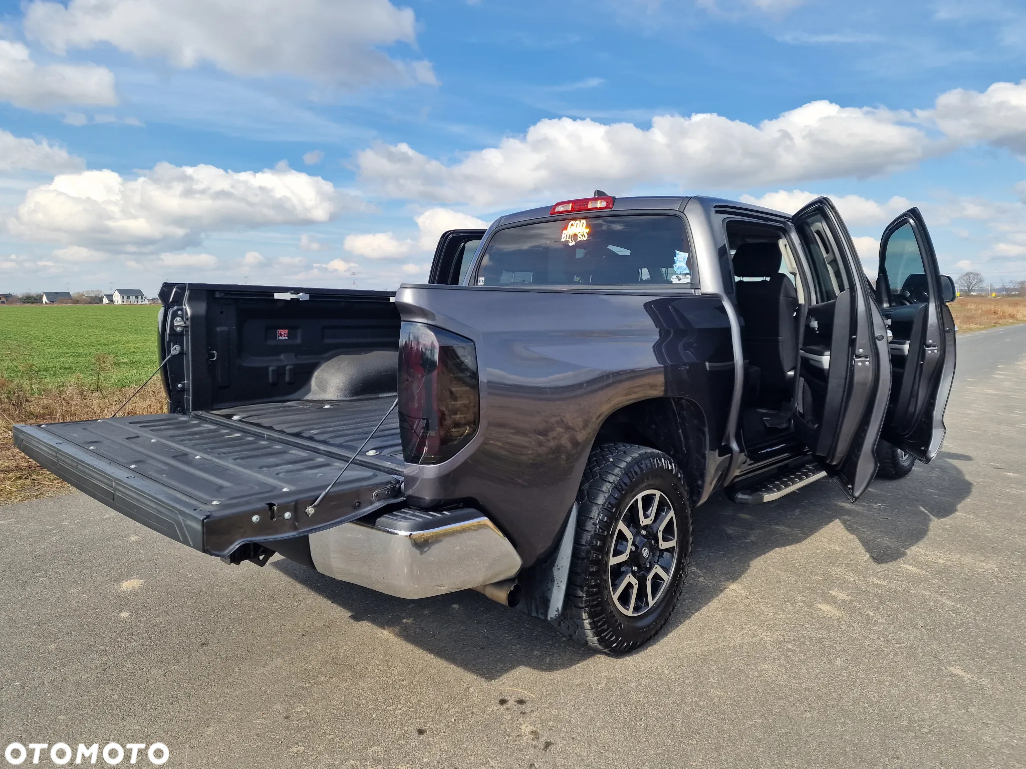 Toyota Tundra - 41