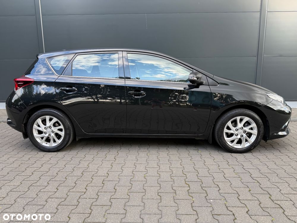 Toyota Auris 1.6 Premium - 4