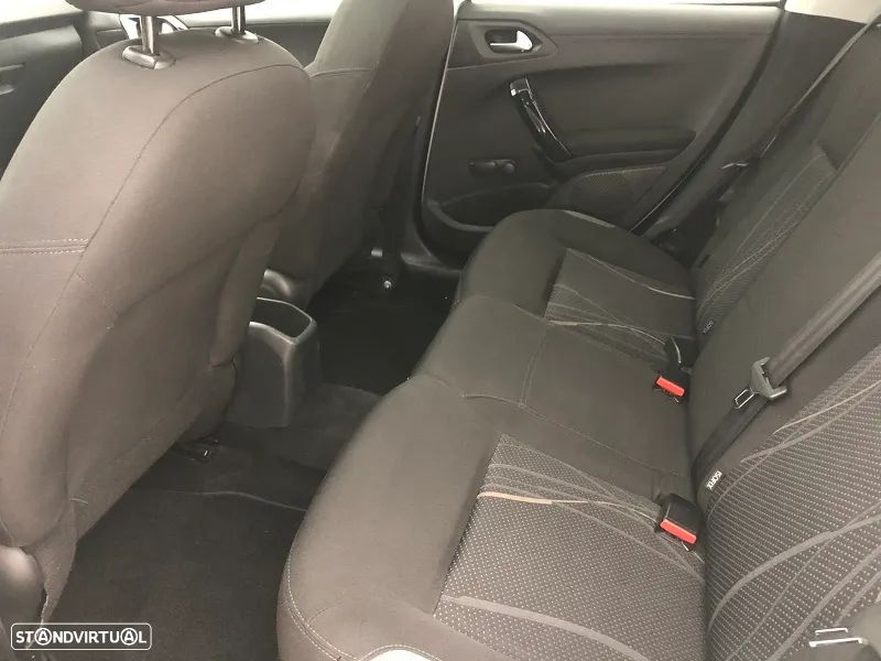 Peugeot 208 e-HDi 68 EGS5 Stop&Start Active - 18