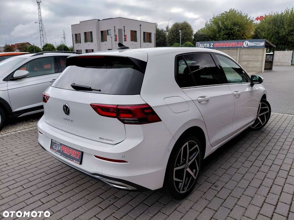 Volkswagen Golf - 8
