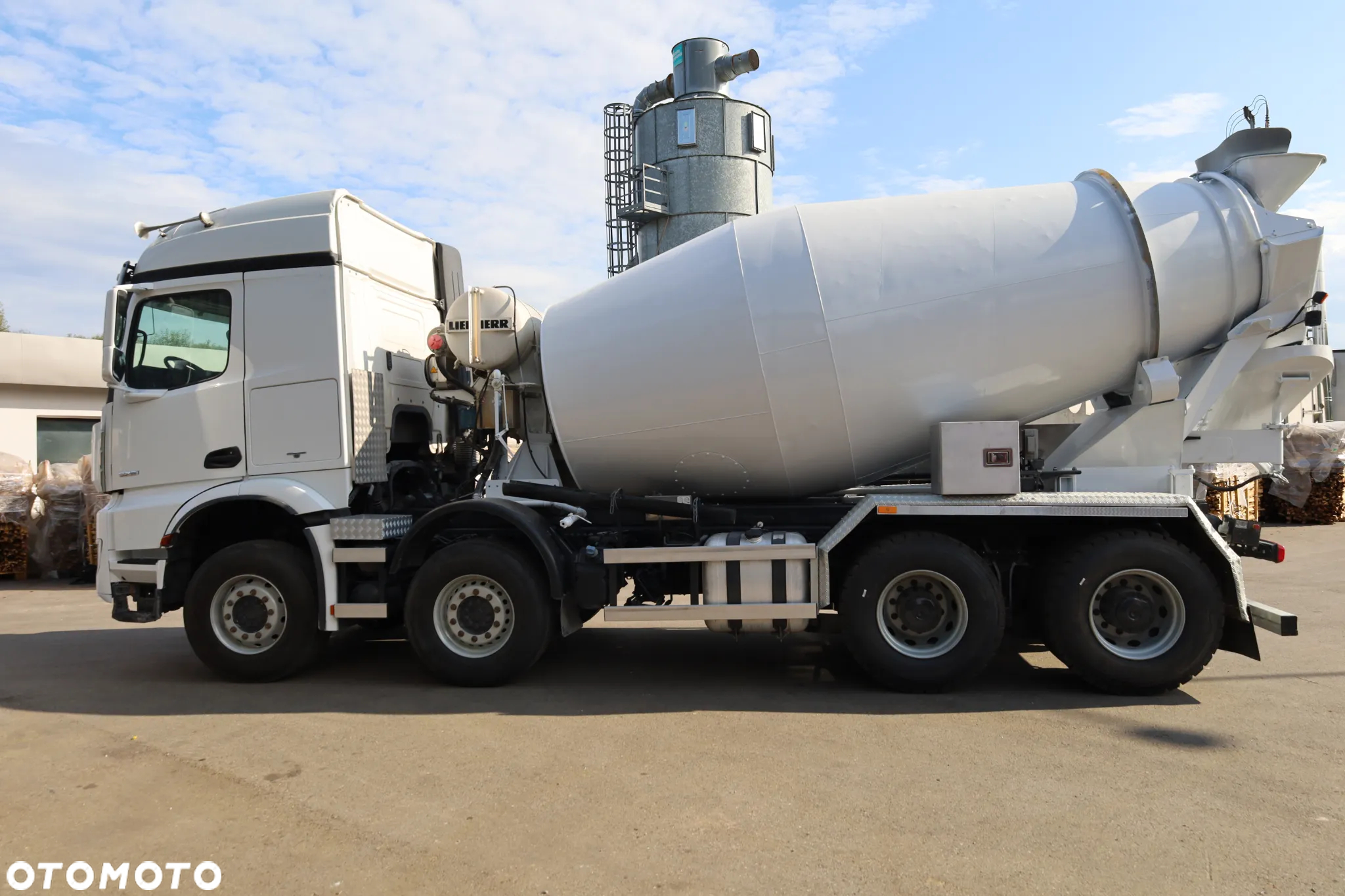 Mercedes-Benz AROCS - 23
