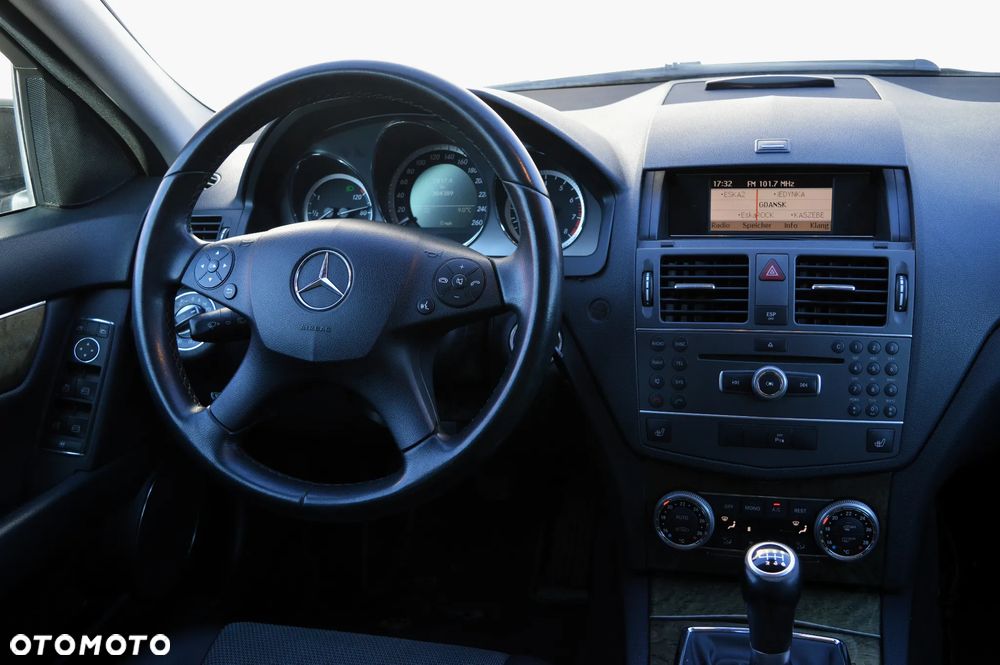 Mercedes-Benz Klasa C 180 Kompressor BlueEFFICIENCY Elegance - 9