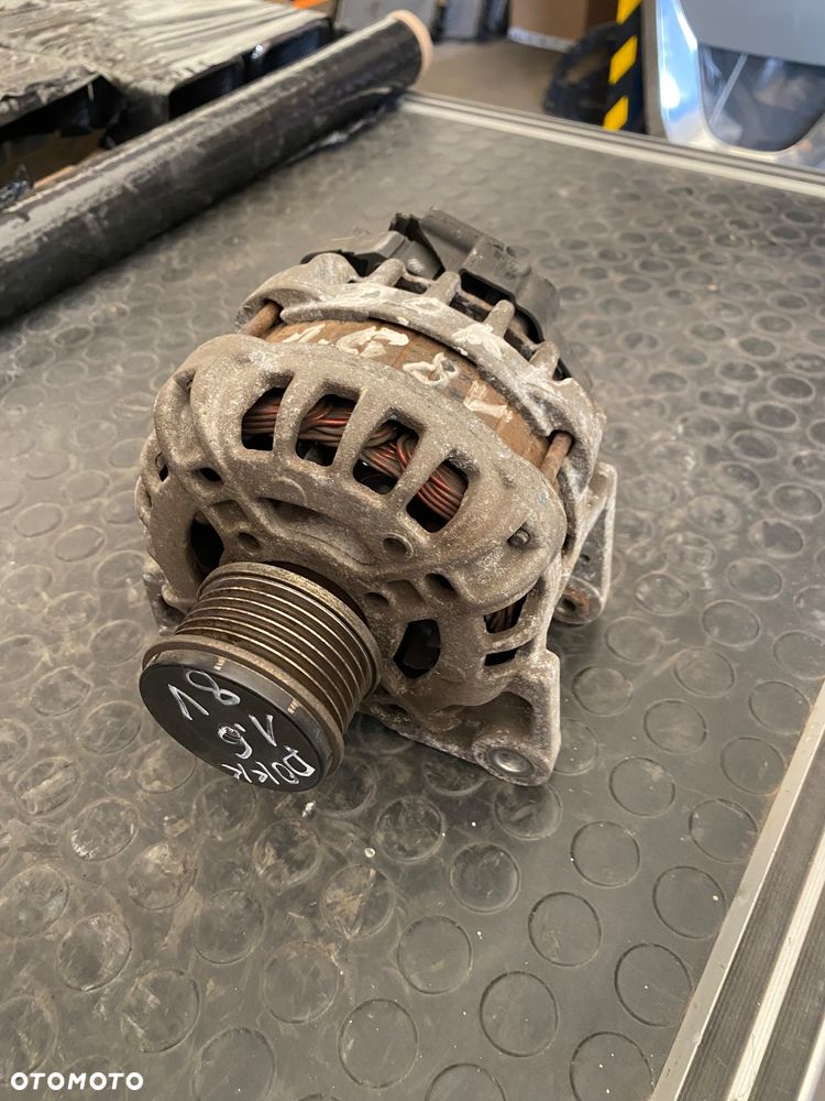 DACIA DOKKER LODGY 1.6 8V   ALTERNATOR 231004527R Bosch Renault clio IV twingo megane - 2