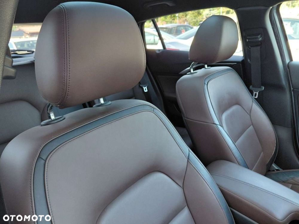 Infiniti Q30 - 16