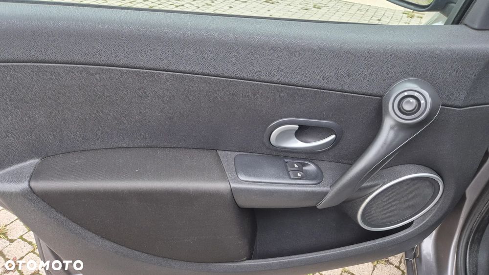 Renault Clio 1.2 16V 75 Dynamique - 21