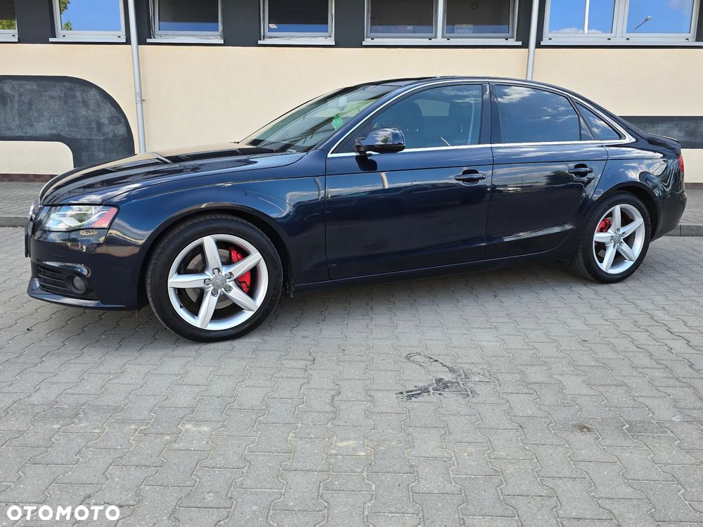 Audi A4 Limousine - 8