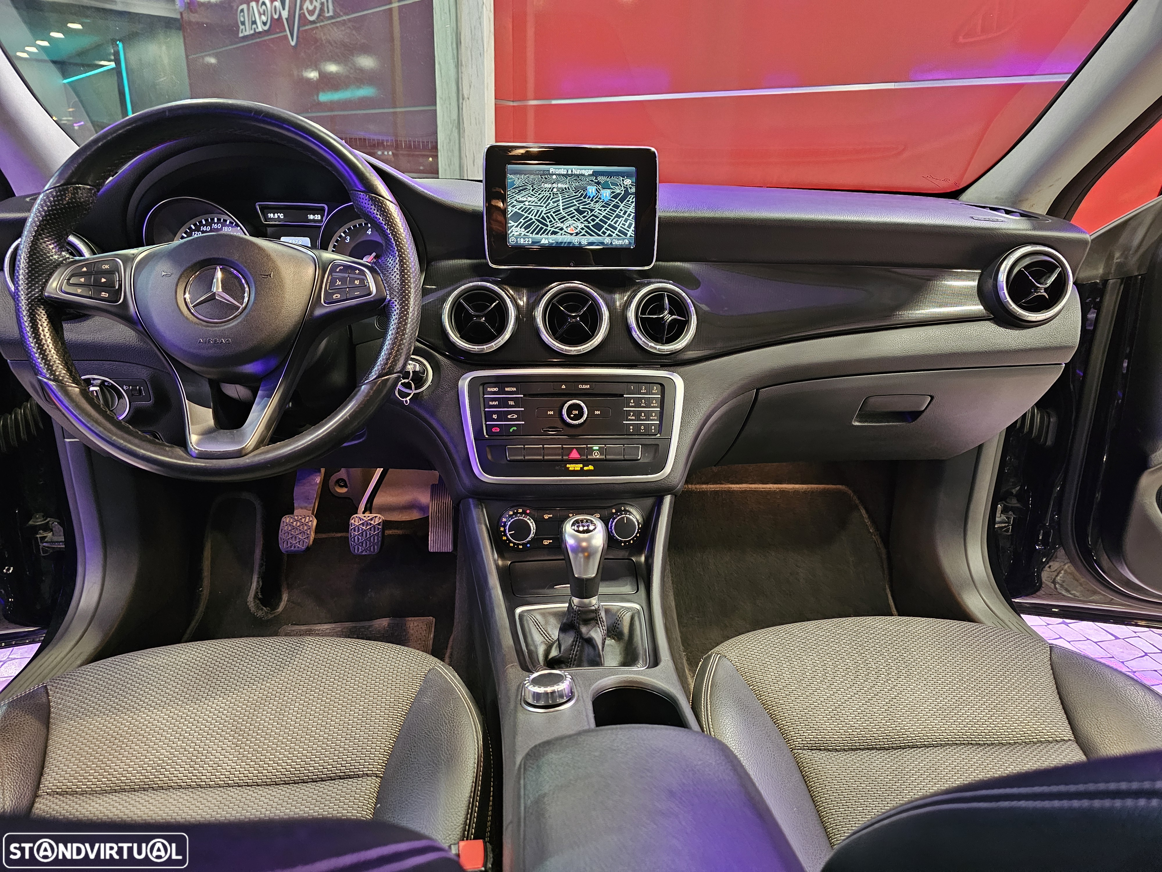Mercedes-Benz CLA 180 d Shooting Brake Urban - 25