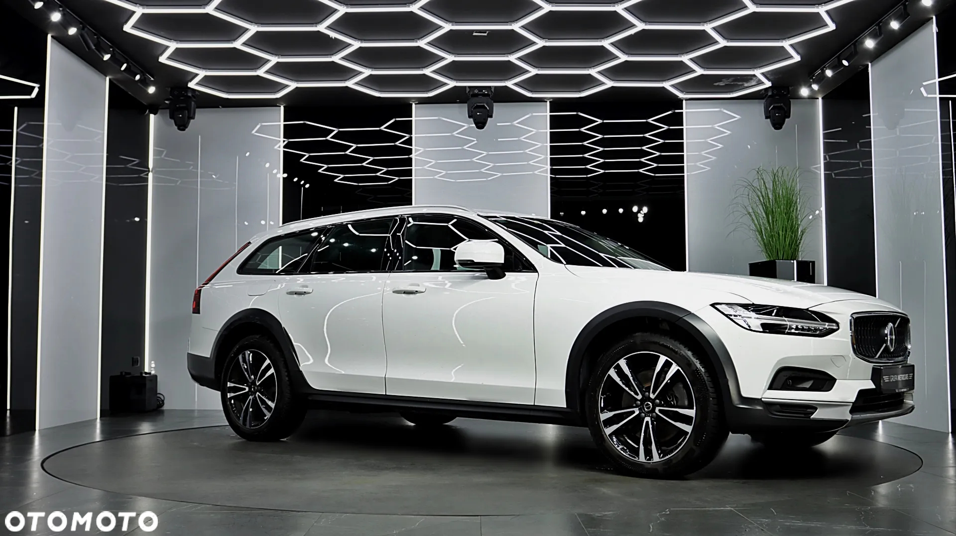 Volvo V90 Cross Country D4 AWD Pro - 13