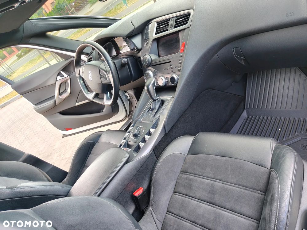 Citroën DS5 THP 155 SoChic - 19