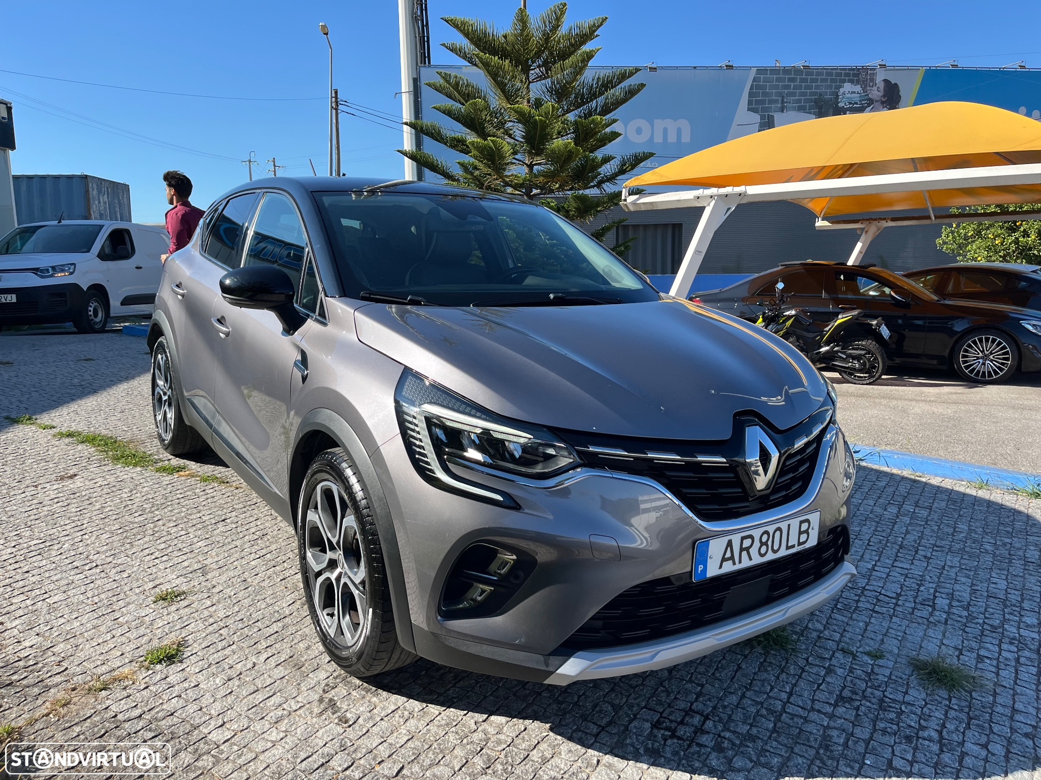 Renault Captur 1.0 TCe Exclusive - 4